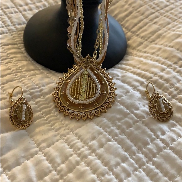 Necklace and earring set - Picture 2 of 3